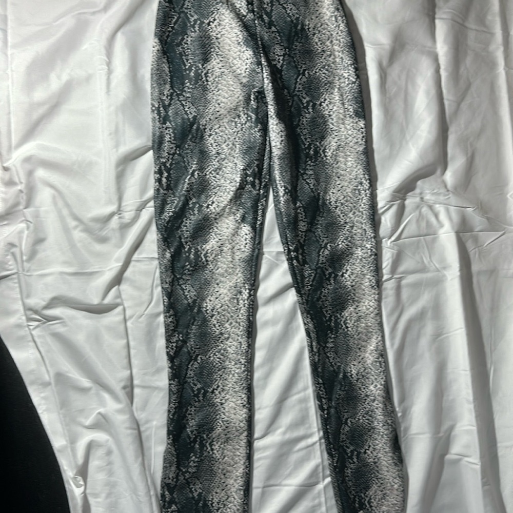 Nwot Black Snake Print Leggings